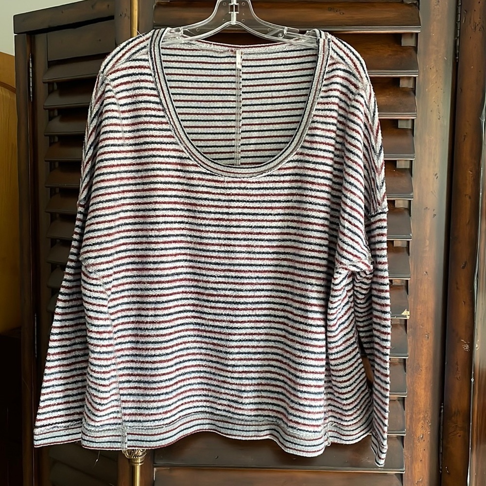 Free People Medium Striped Oversized Thermal Cranberry Navy Medium.